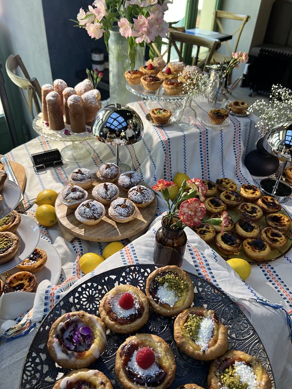 Catering BOM DIA – portugalskie pastéis de nata i przekąski